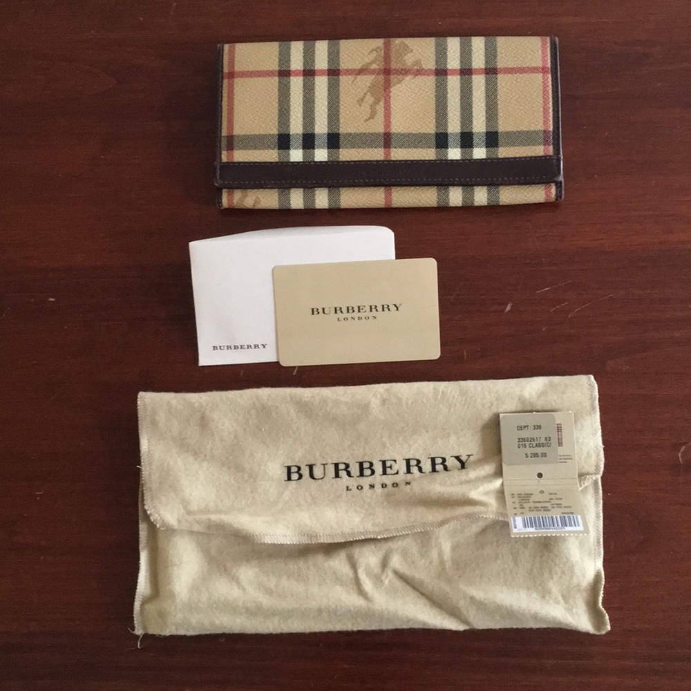 Authentic Burberry Wallet in Good Condition